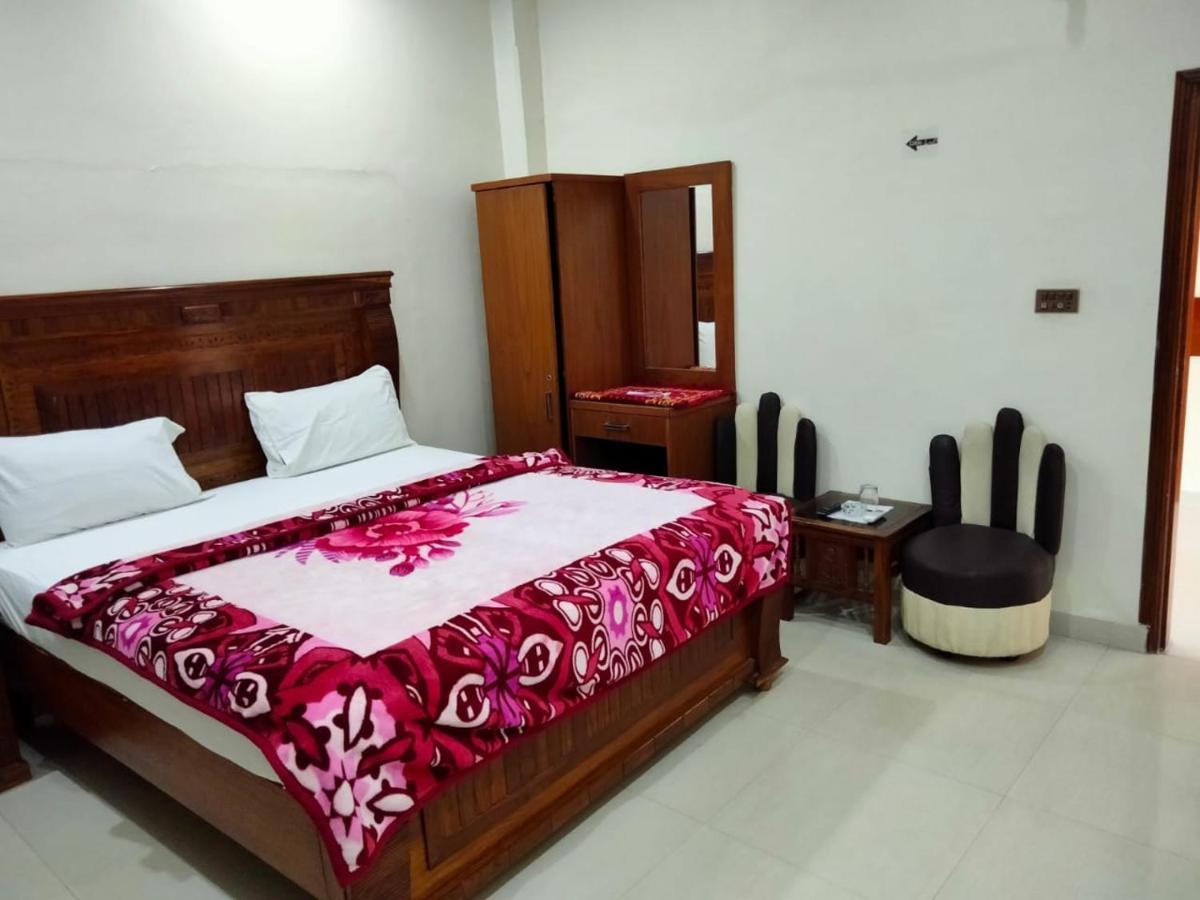 New Royal Residency Pechs Hotell Karachi Exteriör bild