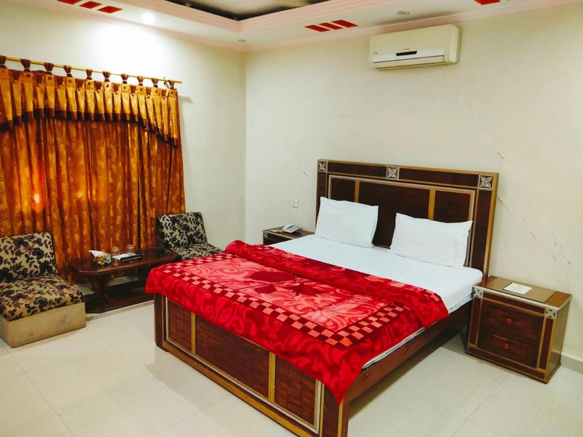 New Royal Residency Pechs Hotell Karachi Exteriör bild